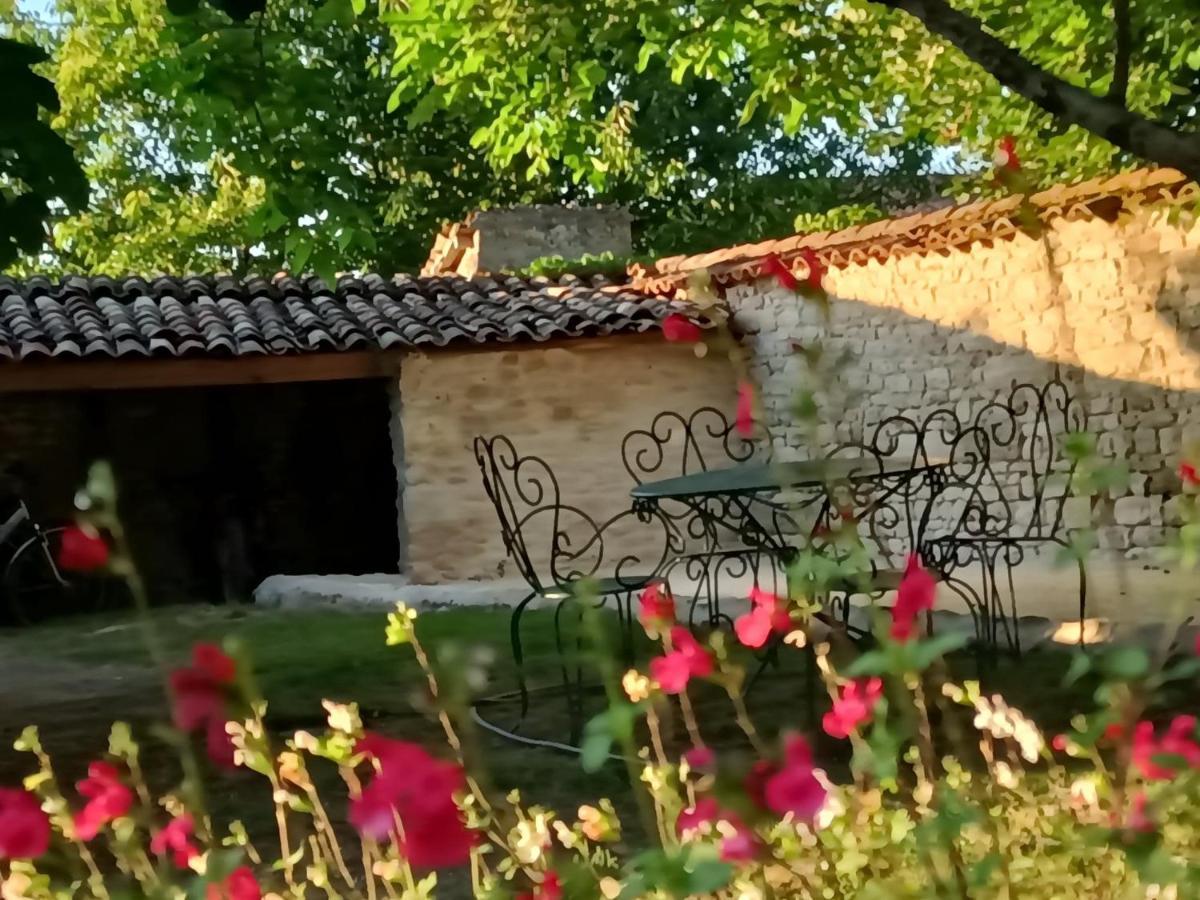 Gite 3 Etoiles Avec Spa, 2 Chambres Le Logis De Pearl Salles-sur-Mer Exterior foto