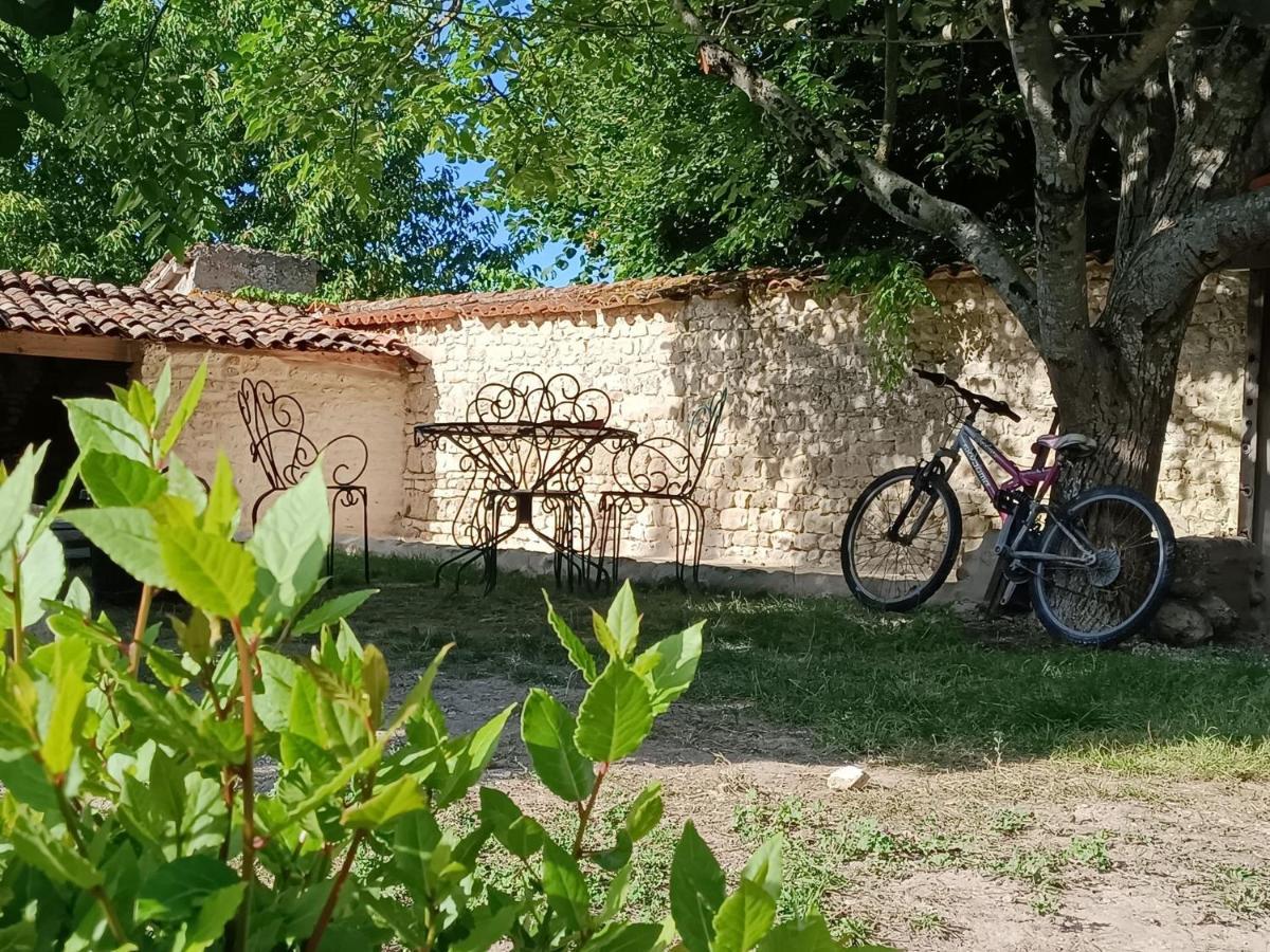 Gite 3 Etoiles Avec Spa, 2 Chambres Le Logis De Pearl Salles-sur-Mer Exterior foto