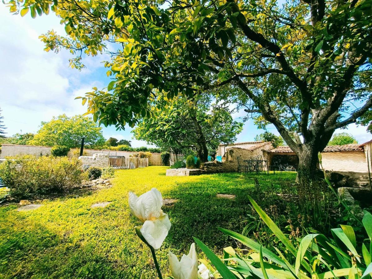 Gite 3 Etoiles Avec Spa, 2 Chambres Le Logis De Pearl Salles-sur-Mer Exterior foto